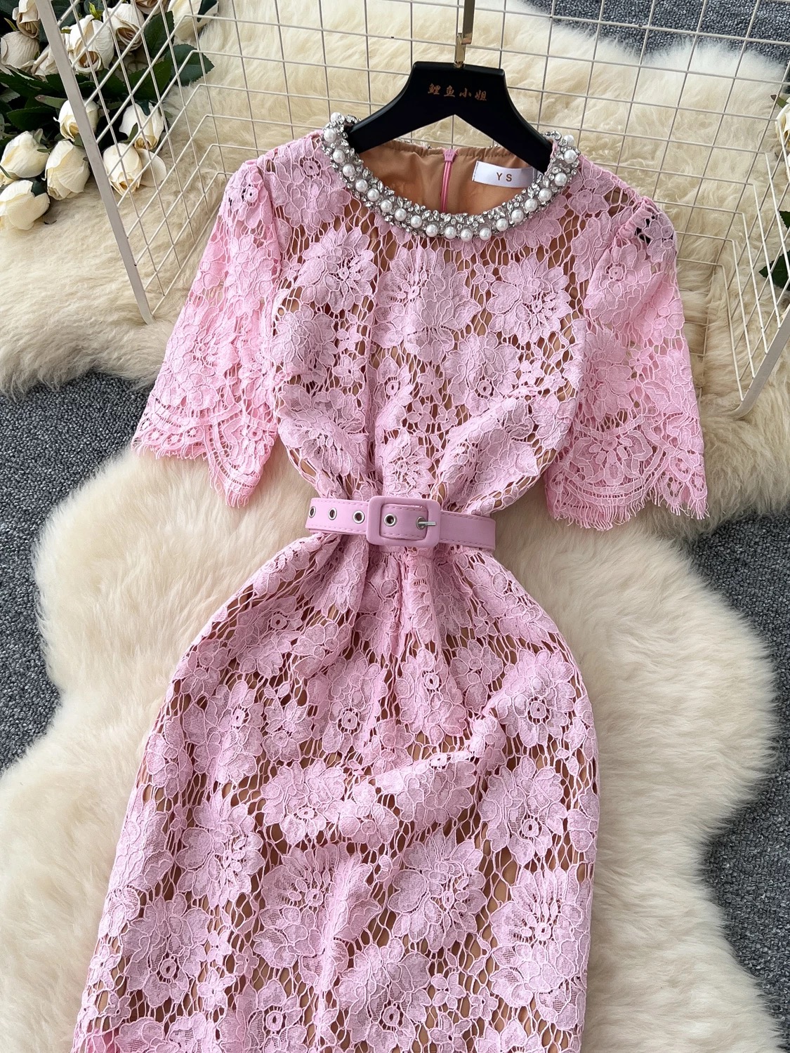 Grab a glass lace dress FBC298 images